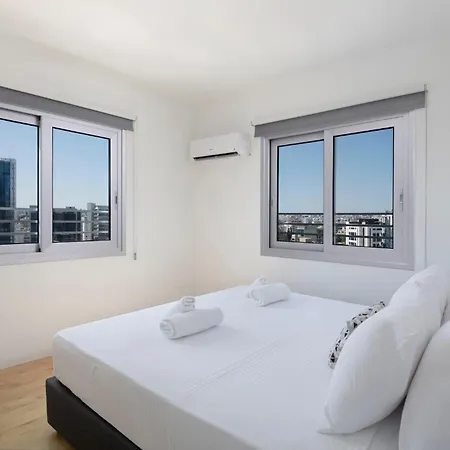 Urban 10th Floor - 2 Bdr Apartment *